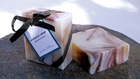 makana soap ハチミツ・シナモン石鹸